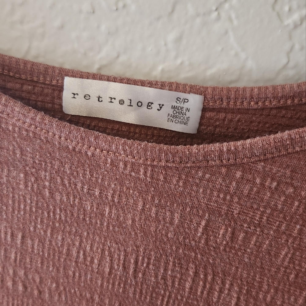 Women's Rust Top with Tie Sleeves - Picture 5 of 6